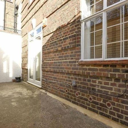 2 Bedroom Apartment Just Off Kings Road لندن المظهر الخارجي الصورة