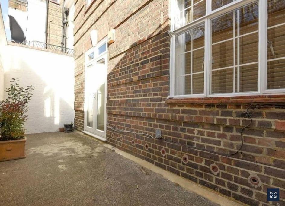 2 Bedroom Apartment Just Off Kings Road لندن المظهر الخارجي الصورة
